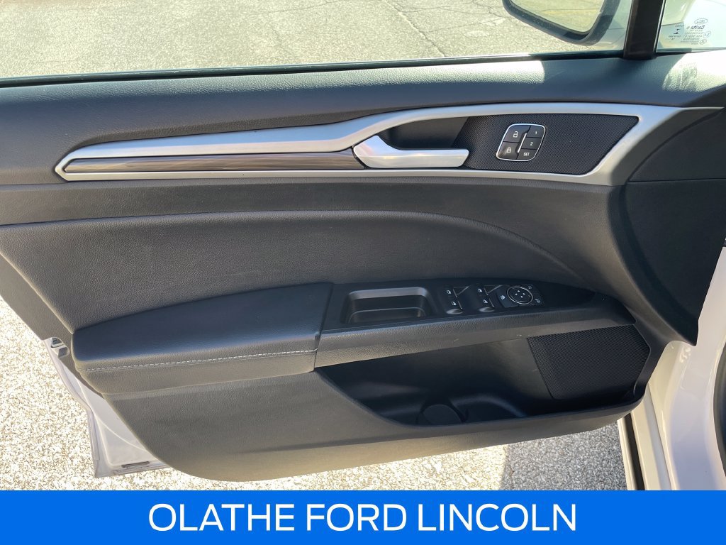 Used 2019 Ford Fusion SEL FWD image 20