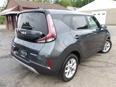 Used 2023 Kia Soul LX w/ LX Technology Package FWD image 6