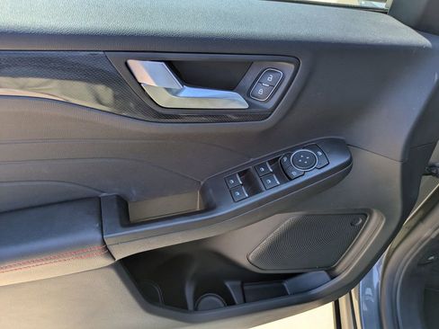 Used 2025 Ford Escape ST-Line w/ Tech Pack #1 image 9