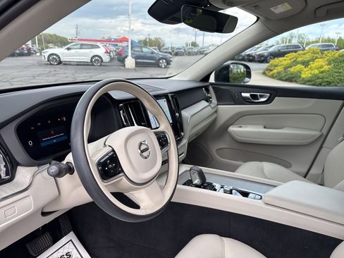 Certified 2023 Volvo XC60 B5 Plus w/ Climate Package AWD/4WD image 17