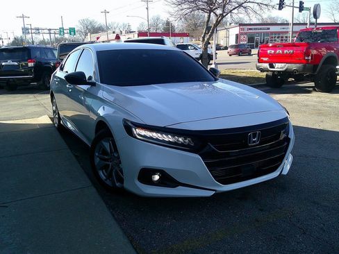 Used 2022 Honda Accord Sport image 4