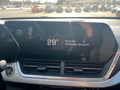 New 2026 Chevrolet Trax LT w/ Driver Confidence Package image 19