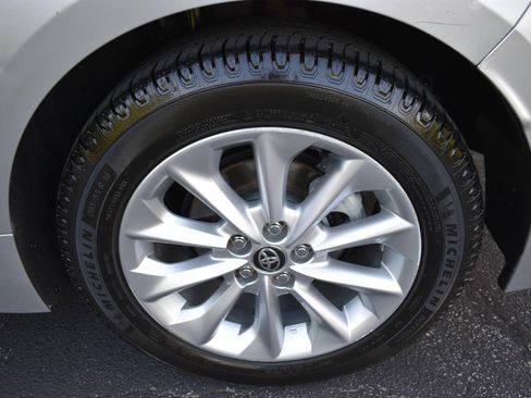 Used 2021 Toyota Corolla XLE FWD image 43
