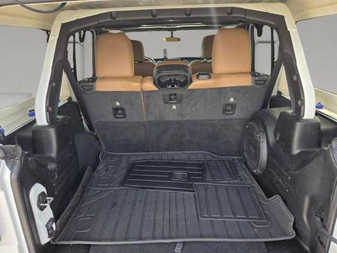 Used 2020 Jeep Wrangler Unlimited Sahara AWD/4WD image 17
