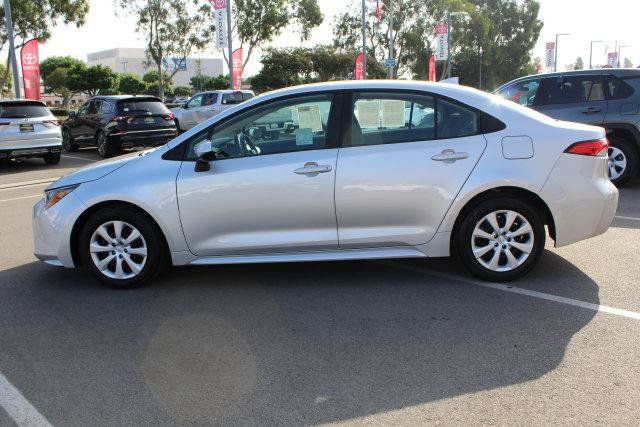 Used 2025 Toyota Corolla LE FWD image 5