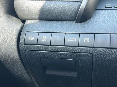 Used 2018 Toyota Camry SE w/ Moonroof Package image 27