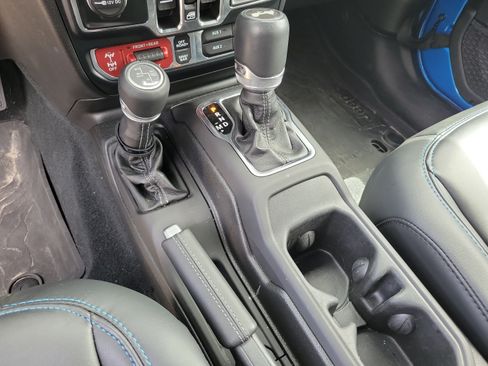 Used 2025 RAM 1500 Limited AWD/4WD image 22