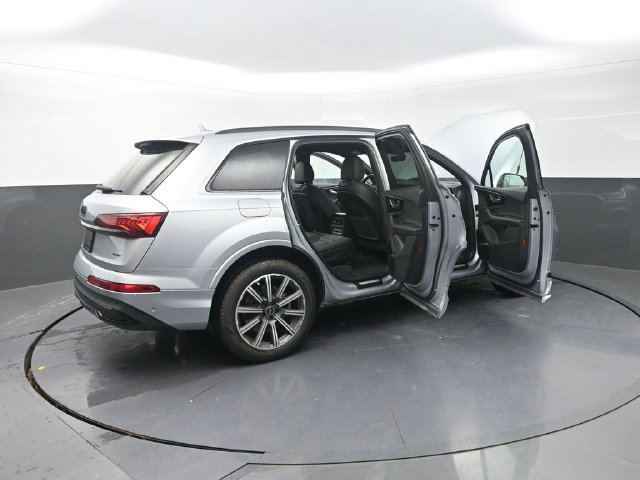 Used 2022 Audi Q7 2.0T Premium Plus w/ Premium Plus Package AWD/4WD image 45
