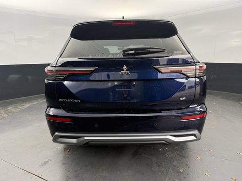 New 2025 Mitsubishi Outlander SE image 4
