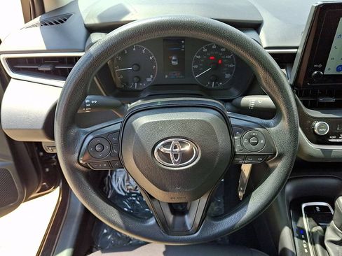Used 2025 Toyota Corolla LE FWD image 18