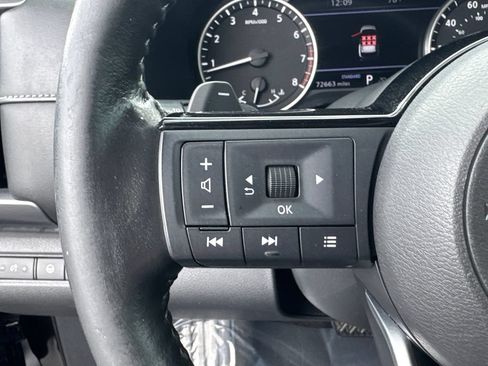Used 2022 Nissan Pathfinder SL w/ SL Black Package FWD image 27