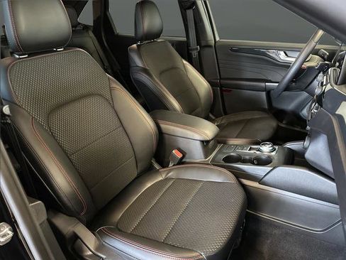 Certified 2025 Ford Escape ST-Line Elite image 27