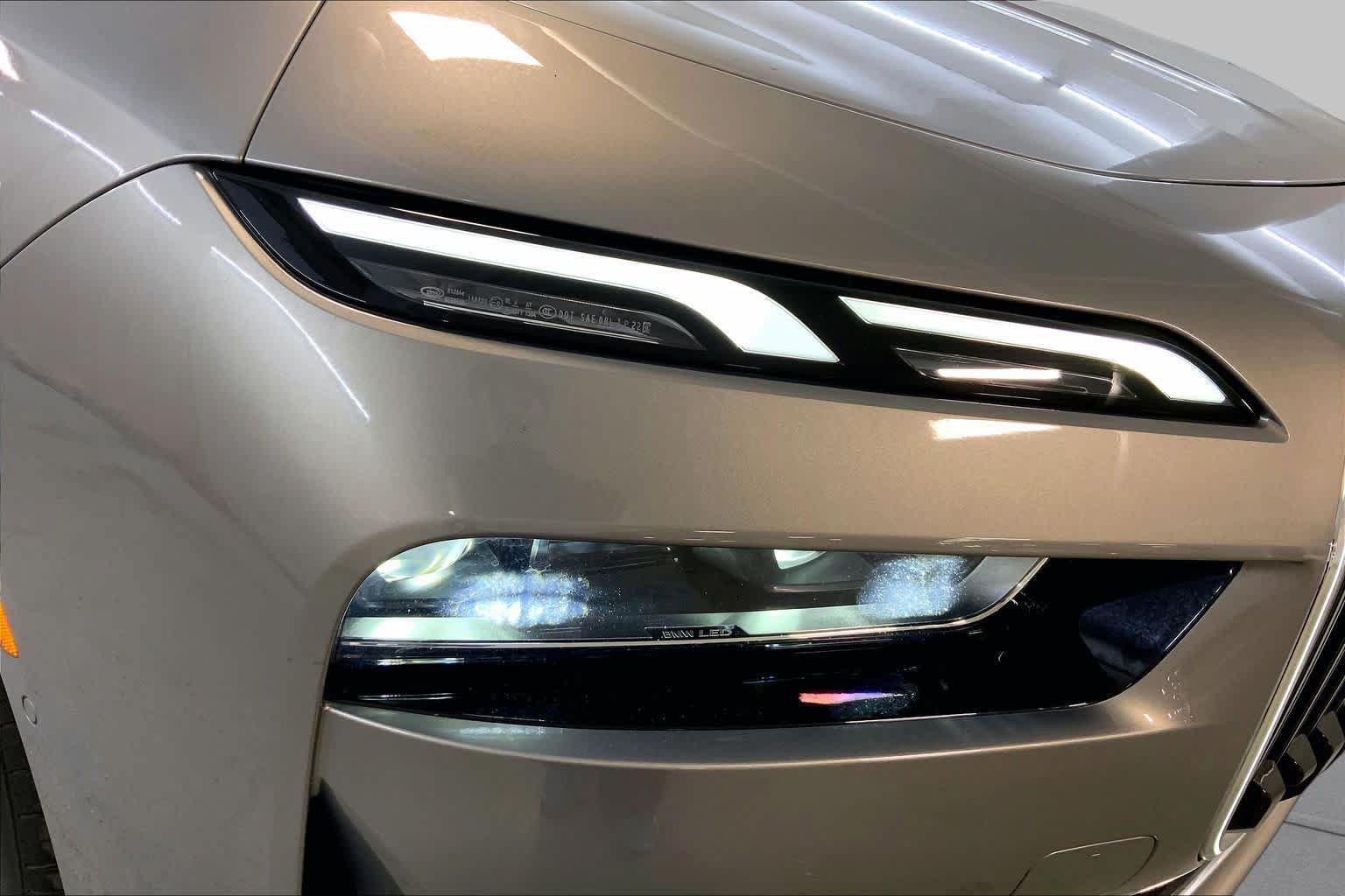 Used 2024 BMW i7 xDrive60 AWD/4WD image 27