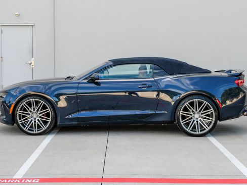Used 2016 Chevrolet Camaro LT RWD image 8