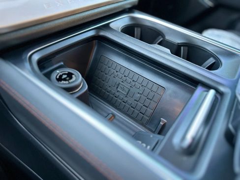 New 2025 Ford Expedition Active image 10