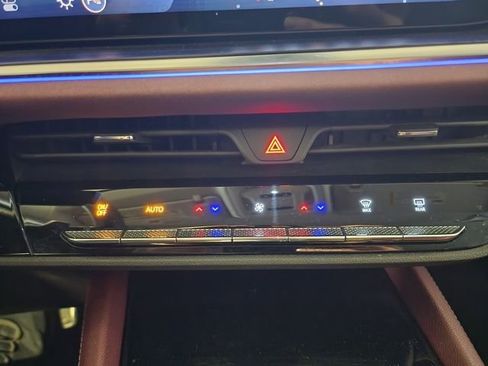 Used 2024 Buick Envision Sport Touring image 28