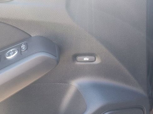 Used 2025 Honda Civic Sport image 9