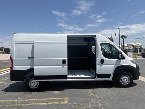 Used 2026 RAM ProMaster 2500 w/ Convenience Group FWD image 44