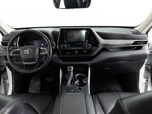 Used 2022 Toyota Highlander XLE FWD image 40