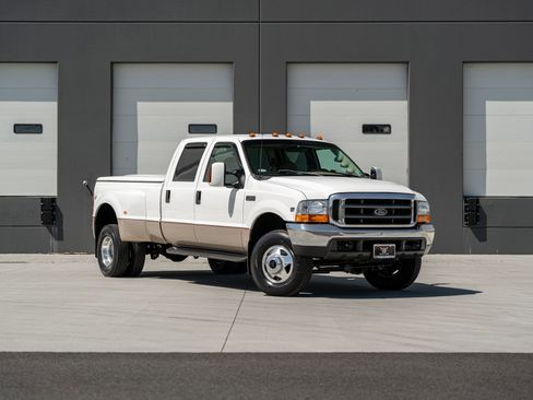 Used 1999 Ford F350 4x4 Crew Cab DRW Super Duty image 1