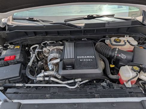 Used 2022 Chevrolet Silverado 1500 High Country w/ High Country Premium Package AWD/4WD image 11