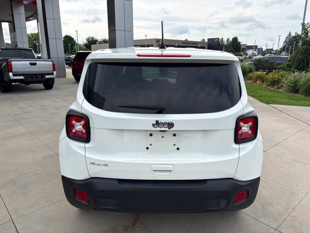 Used 2023 Jeep Renegade Latitude AWD/4WD image 6