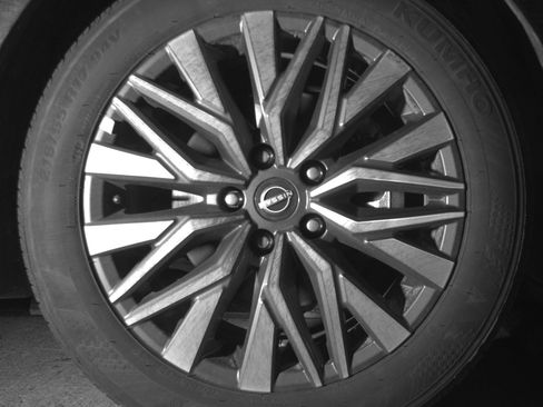 Used 2025 Nissan Altima 2.5 SV FWD image 13