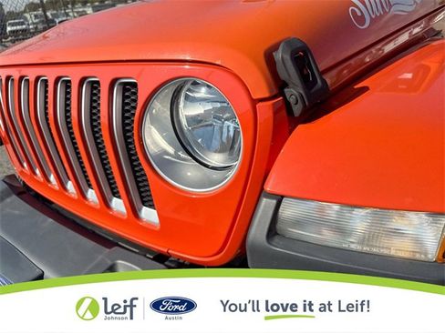 Used 2018 Jeep Wrangler Unlimited Sahara w/ Safety Group image 37