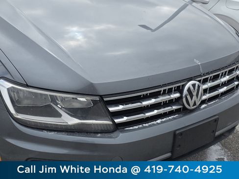 Used 2018 Volkswagen Tiguan S image 15