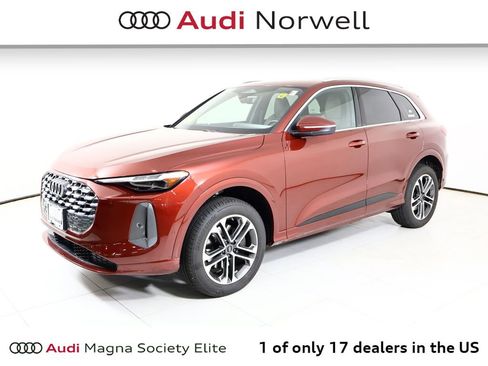 Used 2025 Audi Q5 Premium Plus w/ Premium Plus AWD/4WD image 12