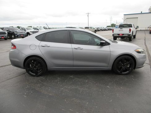 Used 2016 Dodge Dart SXT FWD image 2