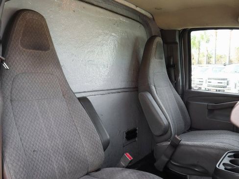 Used 2016 Chevrolet Express 4500 w/ Chrome Appearance Package image 24