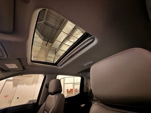 Used 2020 Chevrolet Silverado 1500 LT Trail Boss w/ Midnight Edition image 18