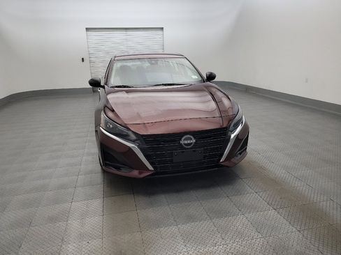 Used 2024 Nissan Altima 2.5 SV FWD image 14