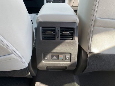 New 2025 Mitsubishi Outlander AWD image 27