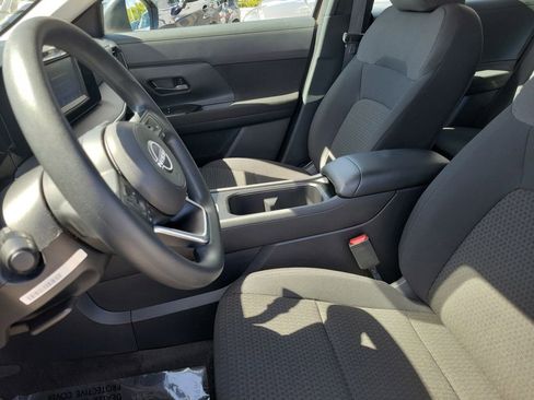 Certified 2025 Nissan Kicks S image 27