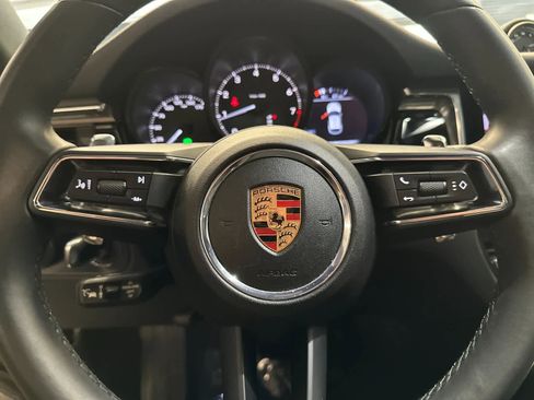 Certified 2025 Porsche Macan AWD/4WD image 26