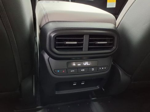 New 2026 Honda Pilot Touring image 24