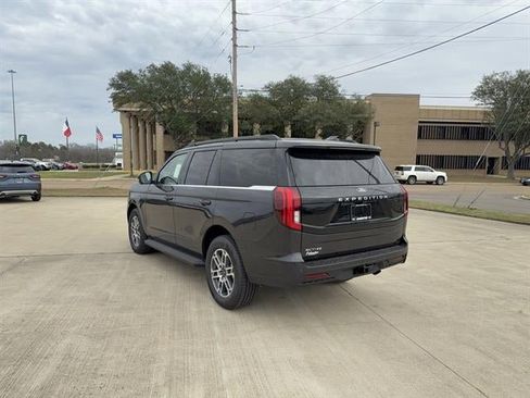 New 2026 Ford Expedition Active image 5