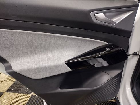 New 2026 Volkswagen ID.4 Pro image 19