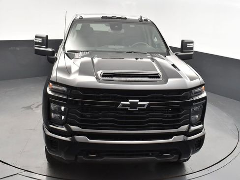 Used 2024 Chevrolet Silverado 2500 Custom w/ Custom Value Package image 38