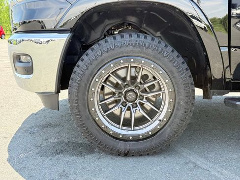 Used 2025 RAM 1500 Laramie AWD/4WD image 40