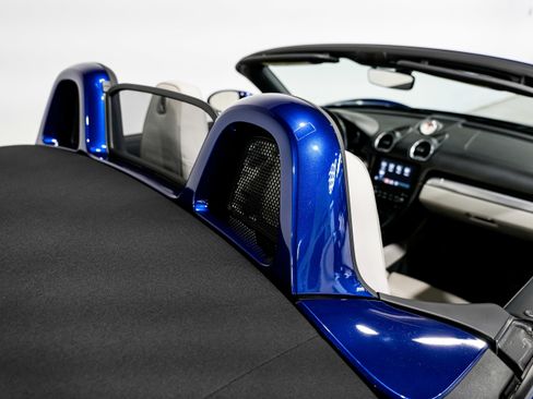 Used 2022 Porsche 718 Boxster S image 30