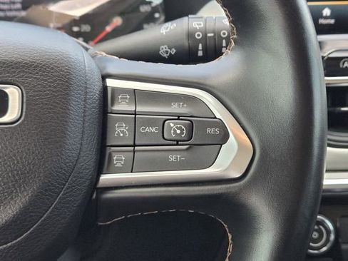 Used 2022 Jeep Compass Limited image 28