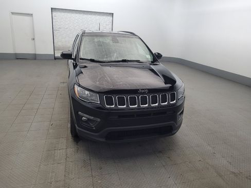 Used 2020 Jeep Compass Latitude FWD image 14