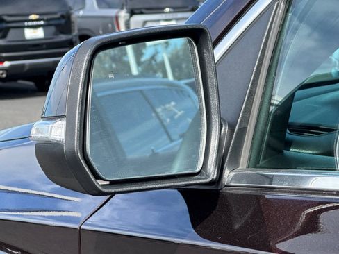 Used 2023 Chevrolet Traverse LT image 50