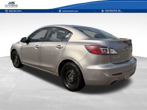 Used 2013 MAZDA MAZDA3 i SV FWD image 3