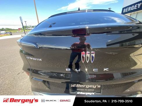 Certified 2025 Buick Envista Sport Touring FWD image 35