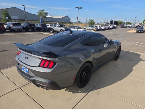 Used 2025 Ford Mustang GT Premium w/ GT Performance Package RWD image 5