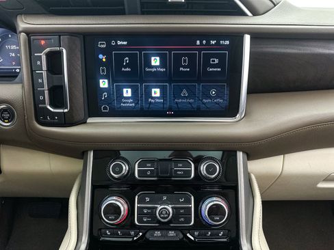 Used 2022 GMC Yukon XL Denali AWD/4WD image 6